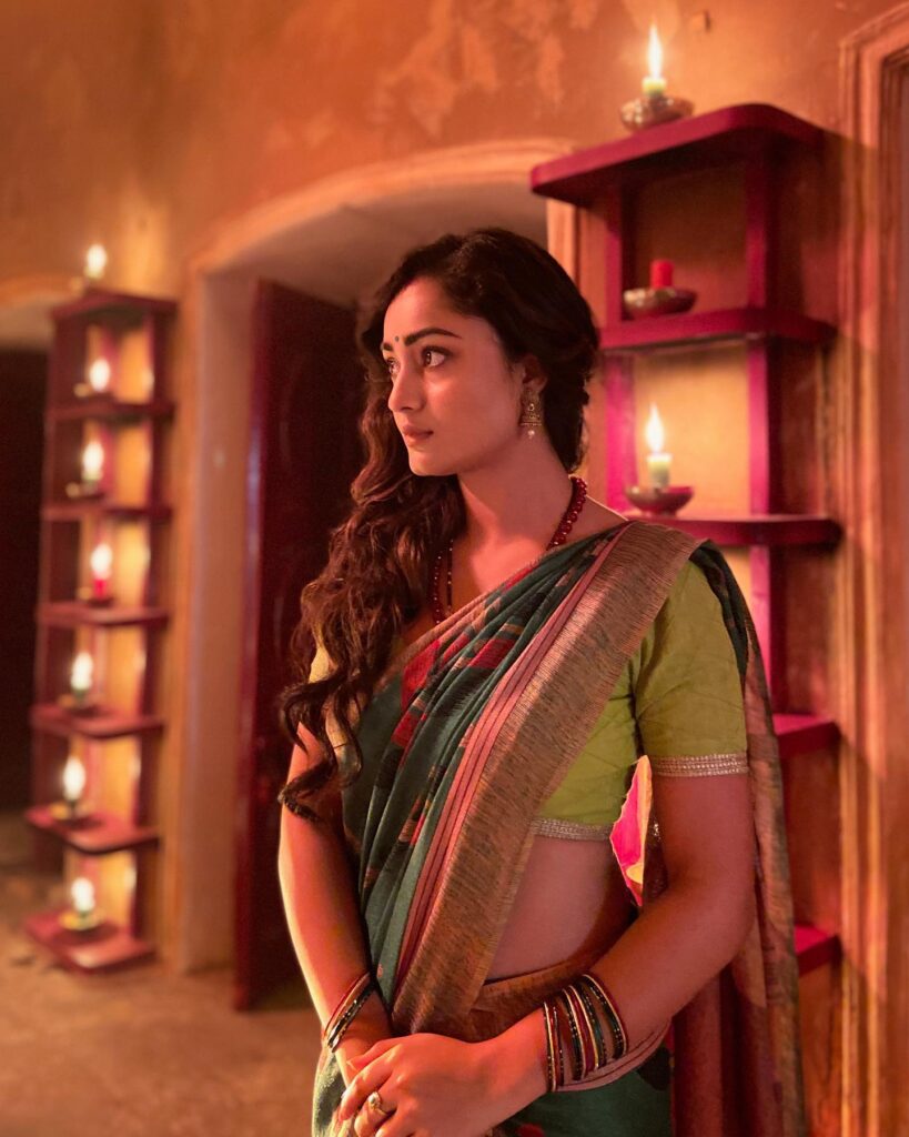 Tridha Choudhury Babita look in Aashram MX Player