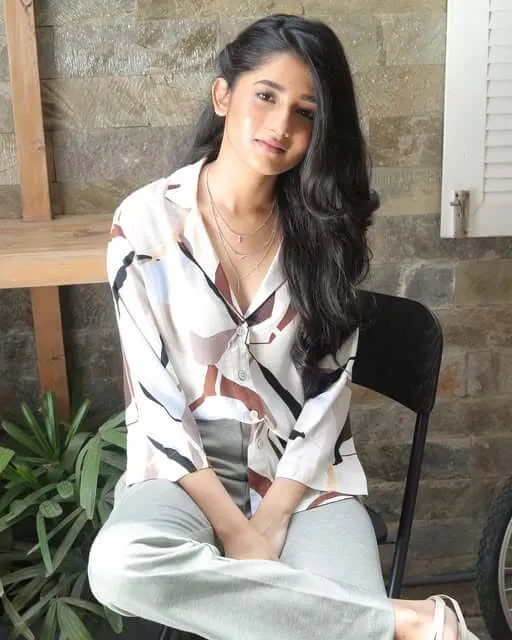 Ashlesha Thakur Bio